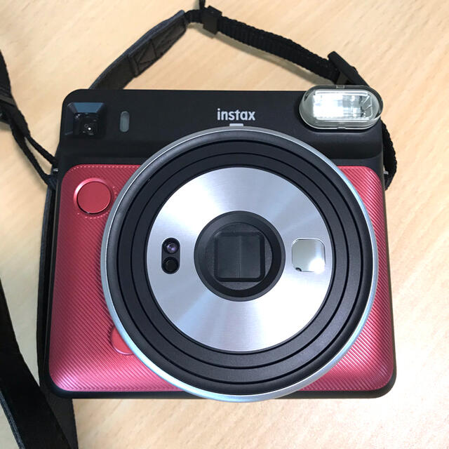 富士フイルム(フジフイルム)のチェキ スクエア 本体 instax SQUARE ましかくチェキ スマホ/家電/カメラのカメラ(フィルムカメラ)の商品写真