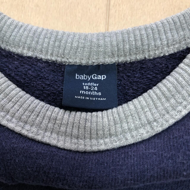 babyGAP(ベビーギャップ)のbabyGAP トレーナー　18-24M 90 キッズ/ベビー/マタニティのキッズ服男の子用(90cm~)(Tシャツ/カットソー)の商品写真