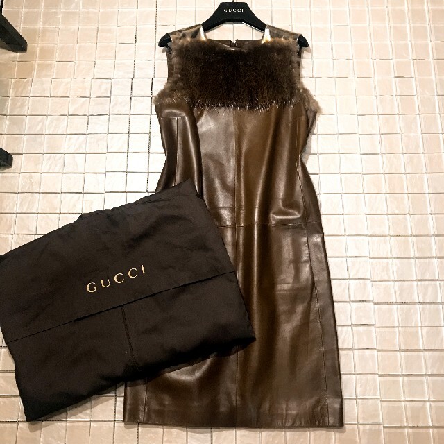 Gucci(グッチ)のGUCCI☆グッチ☆レザーワンピース☆38☆ファー付き レディースのワンピース(ひざ丈ワンピース)の商品写真