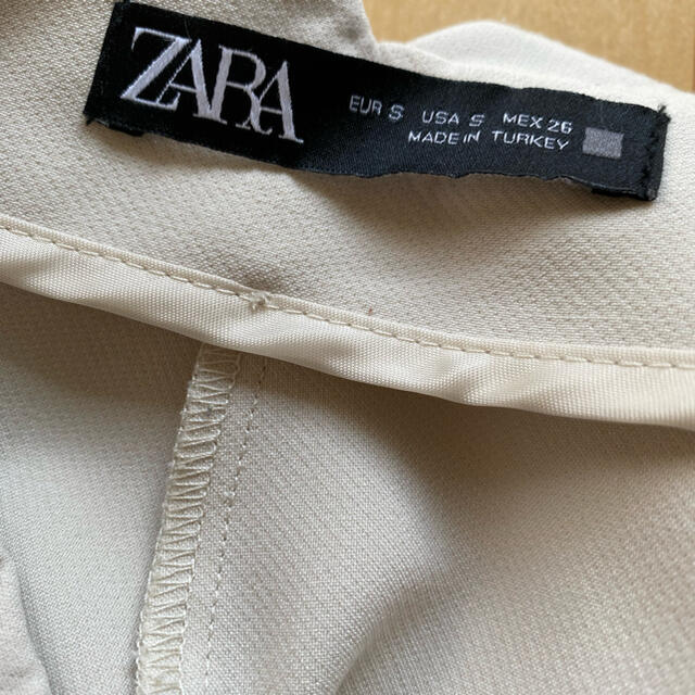 ZARA(ザラ)のZARA ハイウエストパンツ　S レディースのパンツ(カジュアルパンツ)の商品写真