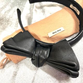 ミュウミュウ(miumiu)のミュウミュウ　レザーリボンカチューシャ(カチューシャ)