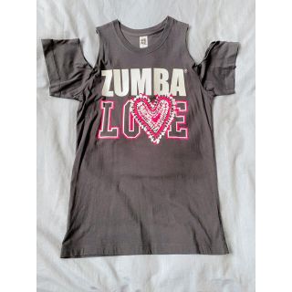 ズンバ(Zumba)の値下げ！(滲みあり) Zumba Love Tee 肩出し Tシャツ(Tシャツ(半袖/袖なし))