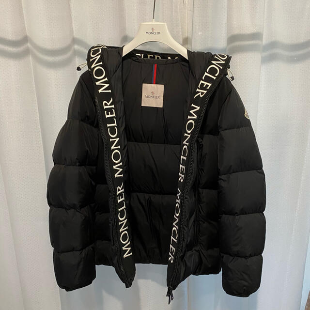 MONCLER(モンクレール)の【着用2回美品】Moncler モンクラー　サイズ1  メンズのジャケット/アウター(ダウンジャケット)の商品写真