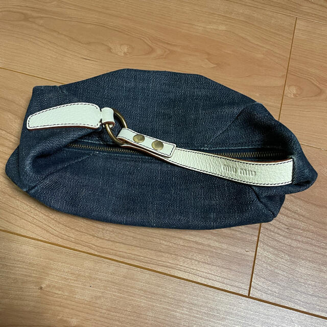 miumiu(ミュウミュウ)の【MIUMIU】デニム✖️レザー　ミニバッグ レディースのバッグ(ハンドバッグ)の商品写真