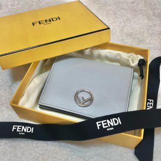 フェンディ(FENDI)のFENDI 二つ折り財布　正規品(財布)