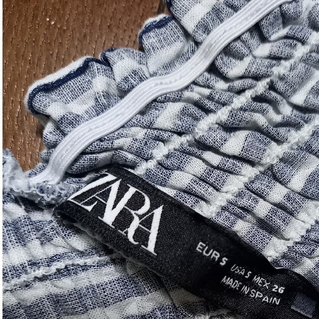 ZARA(ザラ)の【最終値下げ】ZARA ザラ スモッキングディテールクロップトップス オフショル レディースのトップス(シャツ/ブラウス(長袖/七分))の商品写真