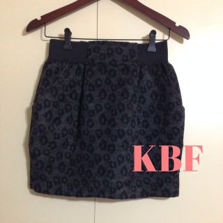 ケービーエフ(KBF)のKBFレオパード コクーンSK(ミニスカート)