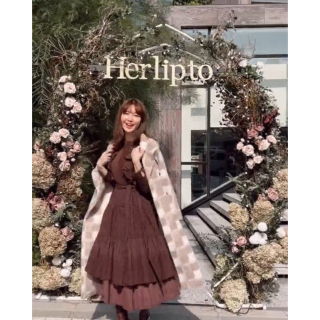 herlipto Two-Tone Ruffled Lace Dress 新品 レディースのワンピース(ロングワンピース/マキシワンピース)の商品写真