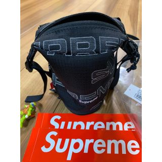 シュプリーム(Supreme)のSupreme Neck Pouch シュプリーム ネック ポーチ ブラック 黒(ショルダーバッグ)