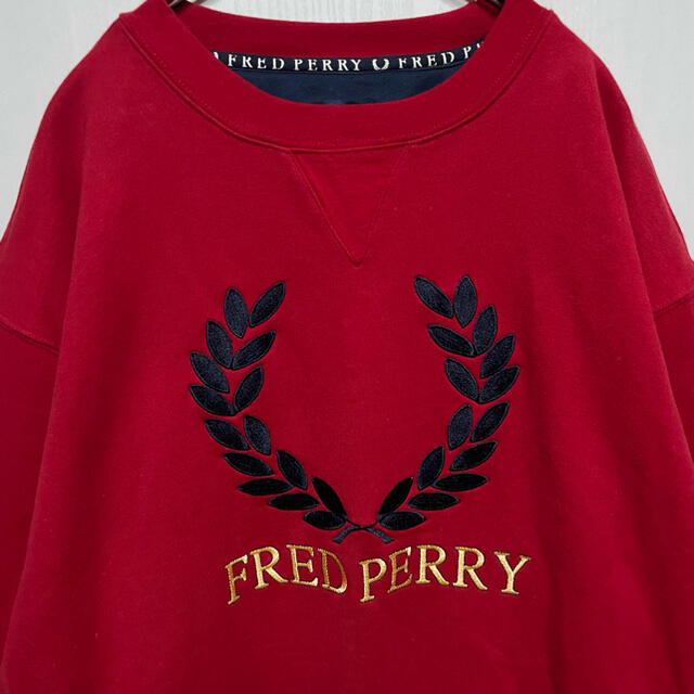 【FRED PERRY】フレッド ペリー ビックロゴ 刺繍ロゴオーバーサイズ 1