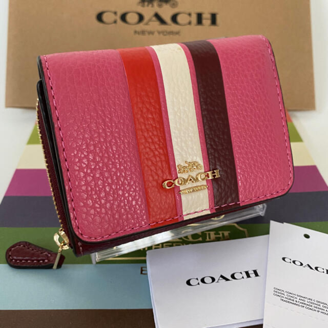 COACH(コーチ)のコーチ ☆新品☆最新作 COACH ストライプ 三つ折り財布／ピンク レディースのファッション小物(財布)の商品写真