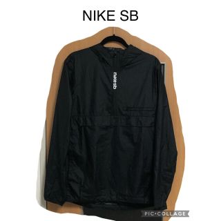 ナイキ(NIKE)のNIKE SB ナイキ　ナイロンジャケット　アノラック 黒　L スケート(ナイロンジャケット)