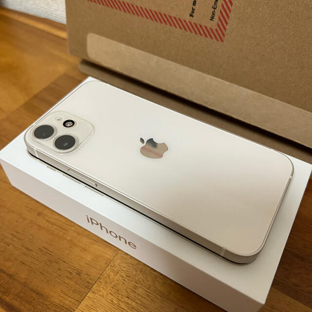 Apple(アップル)のaさん専用iPhone 12 mini 128 GB SIMフリー 美品 スマホ/家電/カメラのスマートフォン/携帯電話(スマートフォン本体)の商品写真