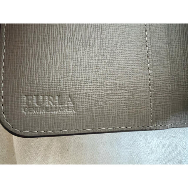 Furla(フルラ)の本日限定！お値下げ中‼︎フルラ　二つ折り財布　バビロン　グレージュ レディースのファッション小物(財布)の商品写真