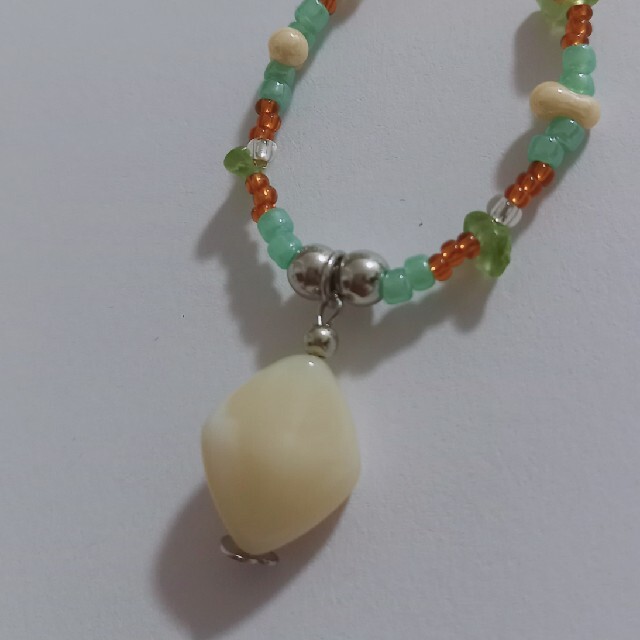 hand made beads necklace green×brown🍃🍂 ハンドメイドのアクセサリー(ネックレス)の商品写真