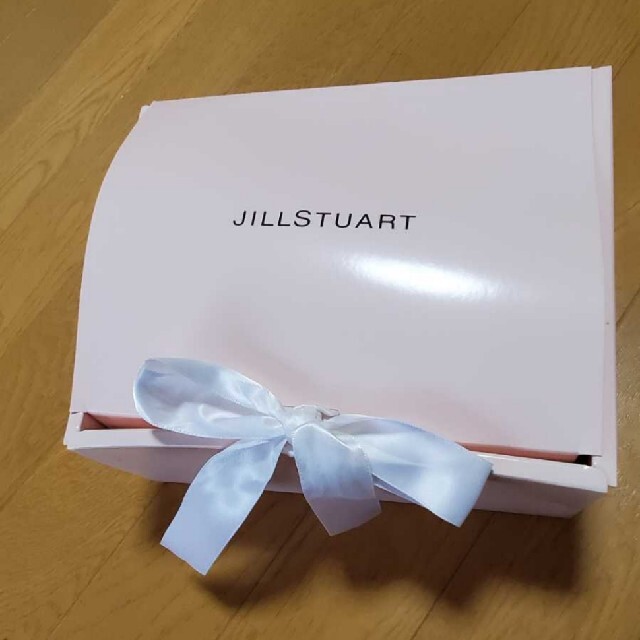 JILLSTUART(ジルスチュアート)の新品☆ジル・スチュアート☆フェイスタオル＆ハンドタオルギフトセット インテリア/住まい/日用品の日用品/生活雑貨/旅行(タオル/バス用品)の商品写真