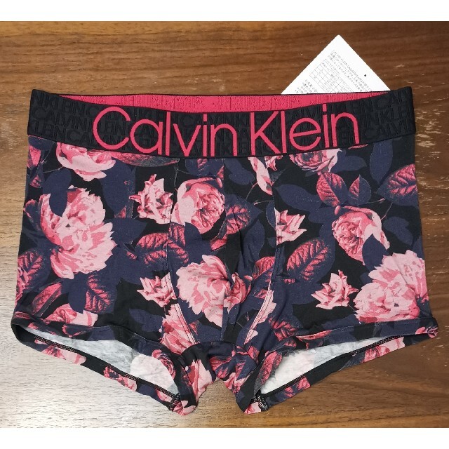 Calvin Klein(カルバンクライン)のカルバンクライン　新品　メンズ　ボクサーパンツ(フラワー/ブラックM) メンズのアンダーウェア(ボクサーパンツ)の商品写真
