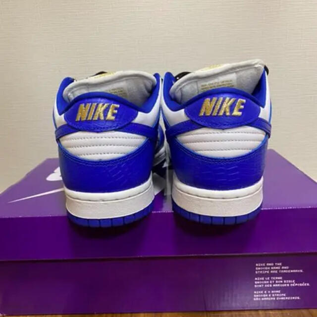 NIKE(ナイキ)の 2021SS Supreme × Nike SB Dunk Low メンズの靴/シューズ(スニーカー)の商品写真