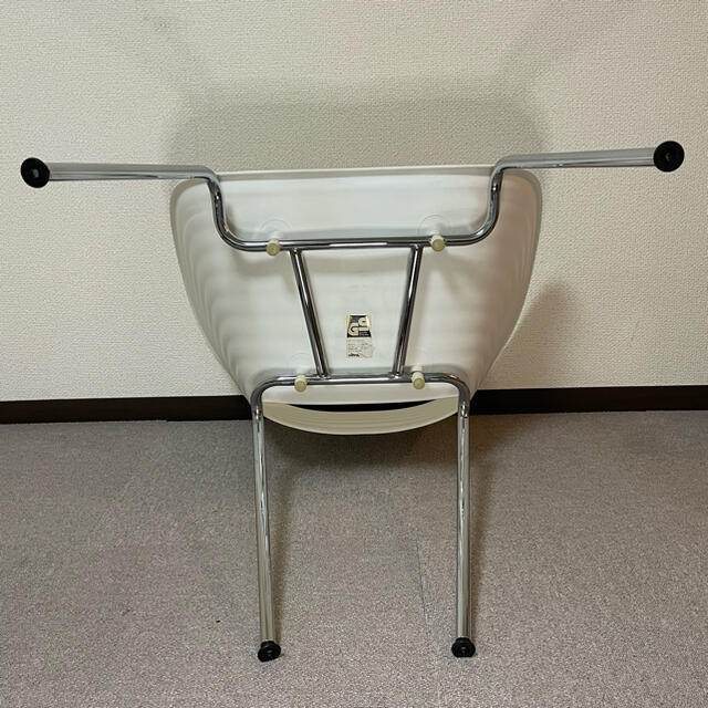 vitraヴィトラ トムバックチェア  ロン・アラッドデザイン 定価4万 インテリア/住まい/日用品の椅子/チェア(ダイニングチェア)の商品写真