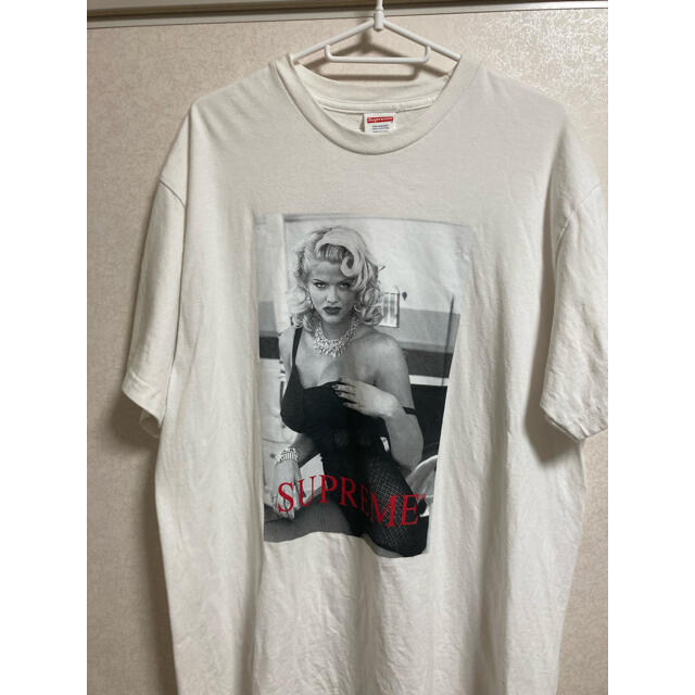 supreme アンナ　Tシャツ