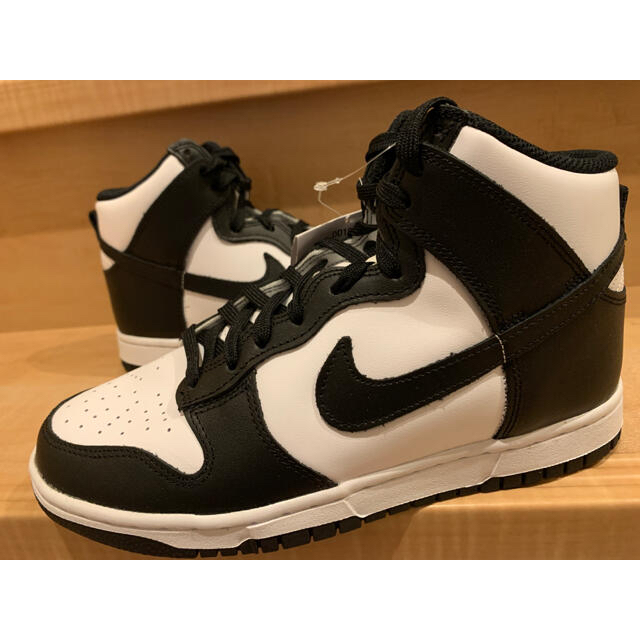 NIKE(ナイキ)の【完売品】NIKE WMNS DUNK HIGH "パンダ" 24.5cm レディースの靴/シューズ(スニーカー)の商品写真