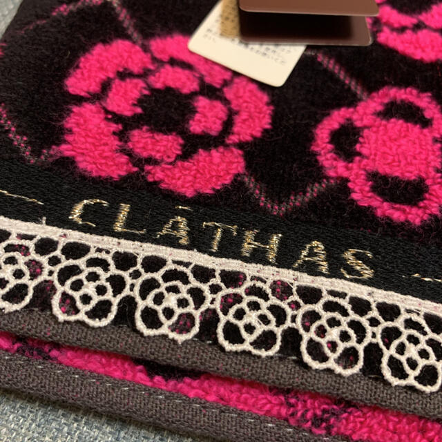 CLATHAS(クレイサス)の【新品】クレイサス　ハンドタオル　タオルハンカチ レディースのファッション小物(ハンカチ)の商品写真