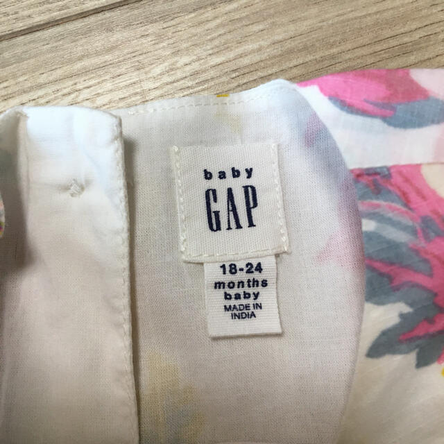 babyGAP(ベビーギャップ)のbaby GAP 花柄ワンピース18-24m キッズ/ベビー/マタニティのベビー服(~85cm)(ワンピース)の商品写真