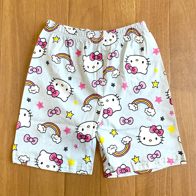 サンリオ(サンリオ)のハローキティ　半袖　パジャマ　100cm キッズ/ベビー/マタニティのキッズ服女の子用(90cm~)(パジャマ)の商品写真