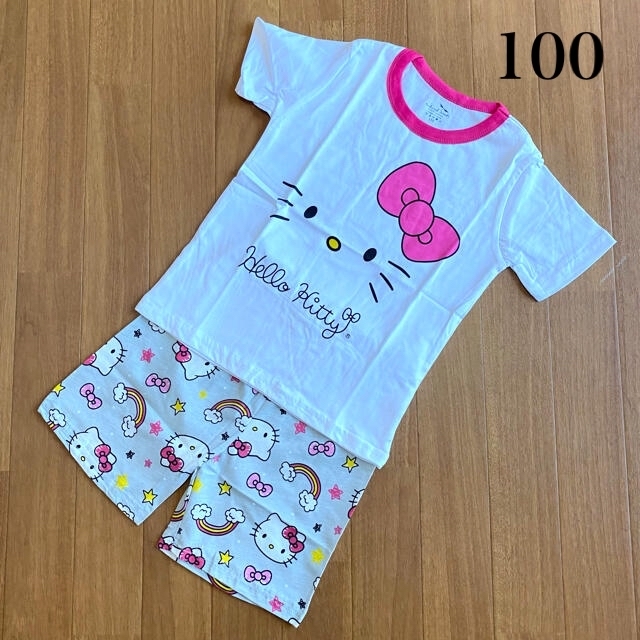 サンリオ(サンリオ)のハローキティ　半袖　パジャマ　100cm キッズ/ベビー/マタニティのキッズ服女の子用(90cm~)(パジャマ)の商品写真