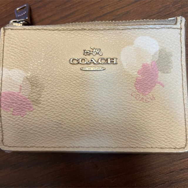 COACH(コーチ)のCOACH  パスケース レディースのファッション小物(パスケース/IDカードホルダー)の商品写真