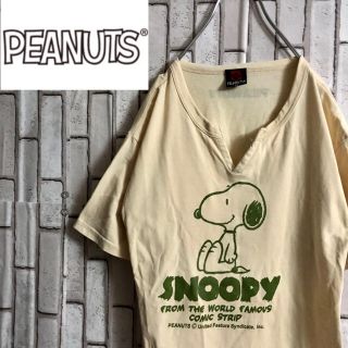 ピーナッツ(PEANUTS)のスヌーピー　Ｖネック　Tシャツ　ピーナッツ　前後袖ロゴ　美品(Tシャツ/カットソー(半袖/袖なし))