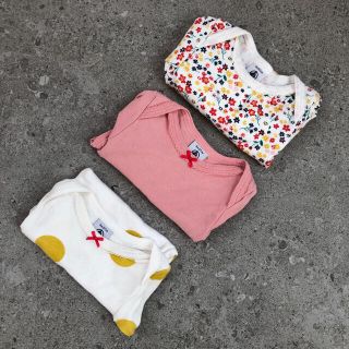 プチバトー(PETIT BATEAU)のプチバトー　長袖　ロンパース　３枚セット(ロンパース)