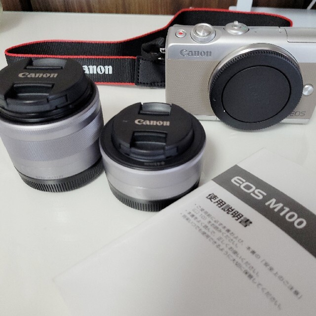 Canon　eosM100　レンズキットカメラ