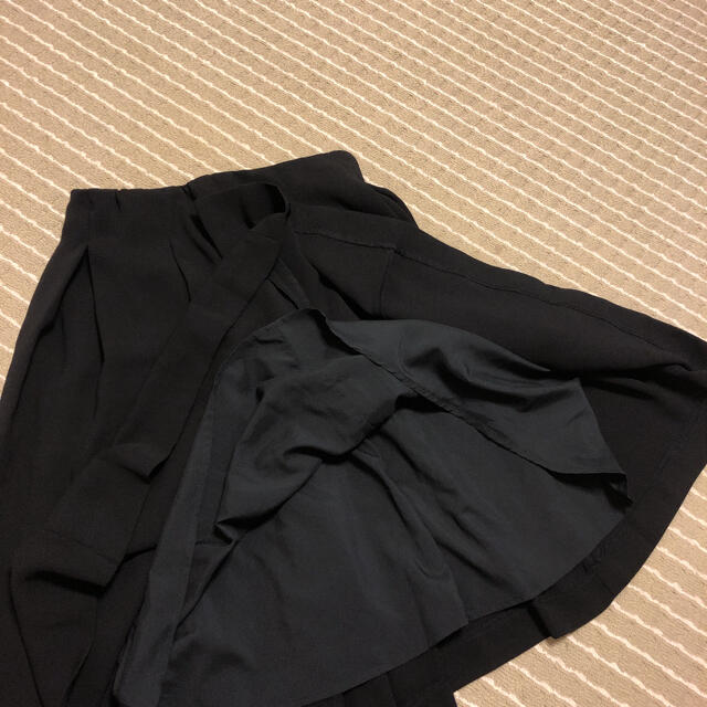 UNIQLO(ユニクロ)の《新品》UNIQLO★フレアスカート　黒　M レディースのスカート(ひざ丈スカート)の商品写真