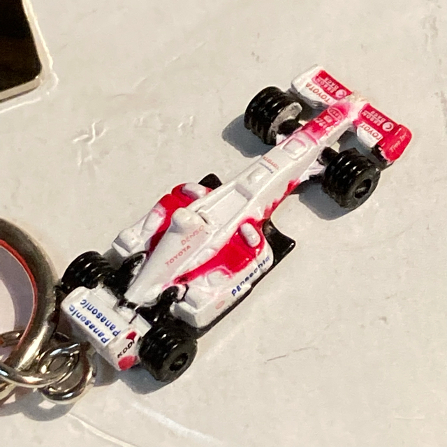 トヨタ(トヨタ)のトヨタF1 キーホルダー 限定品・未使用 エンタメ/ホビーのコレクション(ノベルティグッズ)の商品写真