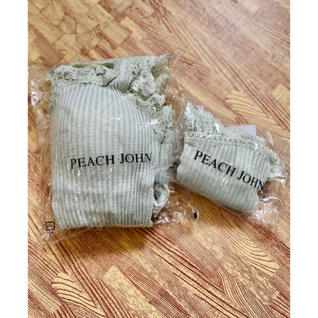 PEACH JOHN(ピーチジョン)のピーチジョン　リリアンリブパデットタンク＆ボーイレッグセット レディースの下着/アンダーウェア(ブラ&ショーツセット)の商品写真