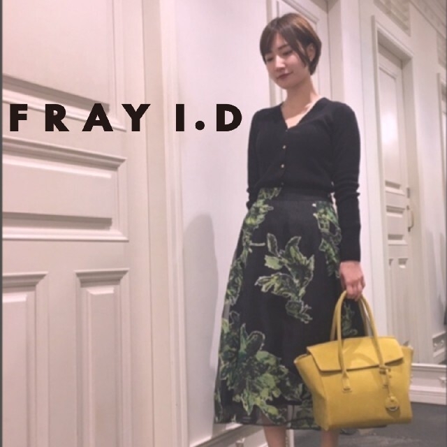 FRAY I.D(フレイアイディー)のfray i.d 新品未使用ミモレロングスカート 花柄 サイズ01 レディースのスカート(ロングスカート)の商品写真