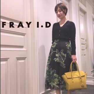 フレイアイディー(FRAY I.D)のfray i.d 新品未使用ミモレロングスカート 花柄 サイズ01(ロングスカート)