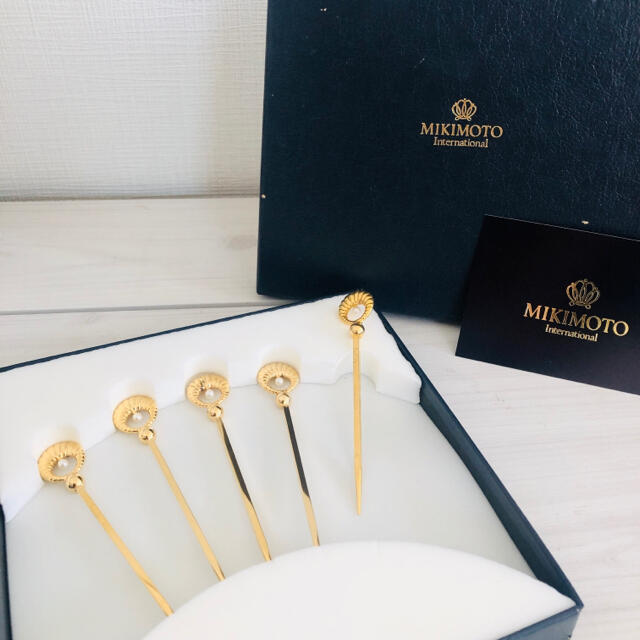 MIKIMOTO 半貴石付き フルーツピック 甲高 MIKIMOTO 半貴石付き フルーツピック 甲高