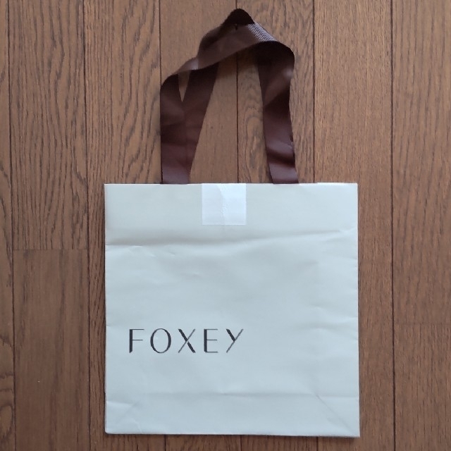 FOXEY(フォクシー)のFOXEY ショップ袋 ２枚、MaxMara ショップ袋 1枚 レディースのバッグ(ショップ袋)の商品写真