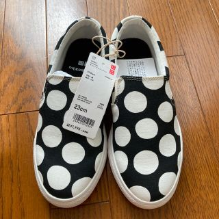 ユニクロ(UNIQLO)の新品 タグ付き ユニクロ　マリメッコ スリッポン 23cm ドット(スニーカー)