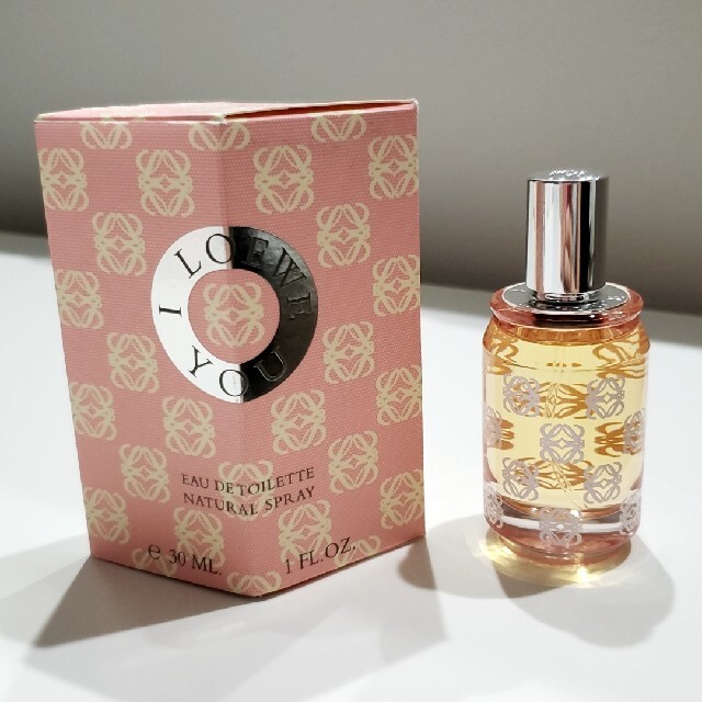 LOEWE(ロエベ)のアイロエベユー30ml★LOEWE コスメ/美容の香水(香水(女性用))の商品写真