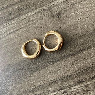 ピアス　ゴールド(ピアス)