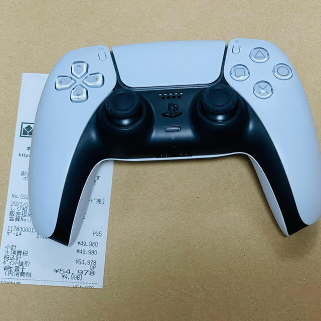 PlayStation(プレイステーション)のPS5 DualSense ワイヤレスコントローラー CFI-ZCT1J 保証書 エンタメ/ホビーのゲームソフト/ゲーム機本体(家庭用ゲーム機本体)の商品写真