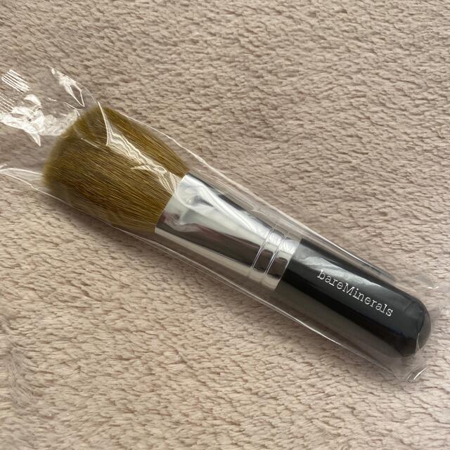 bareMinerals(ベアミネラル)のbare minerals ベアミネラル　フローレス　フェイスブラシ コスメ/美容のメイク道具/ケアグッズ(ブラシ・チップ)の商品写真