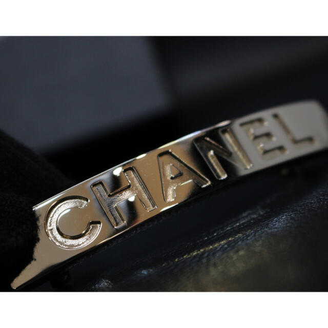 CHANEL ヴィンテージシャネル バレッタ ブラック×ホワイト ロゴ