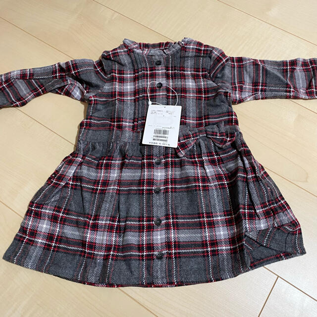 BeBe(ベベ)の☆新品☆未使用  値下げ中！  BeBe 長袖シャツワンピース 90cm キッズ/ベビー/マタニティのキッズ服女の子用(90cm~)(ワンピース)の商品写真