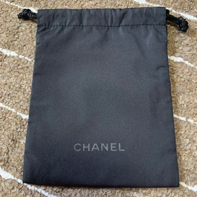 CHANEL(シャネル)のCHANEL　保存袋　巾着袋　ポーチ　ブラック レディースのファッション小物(ポーチ)の商品写真