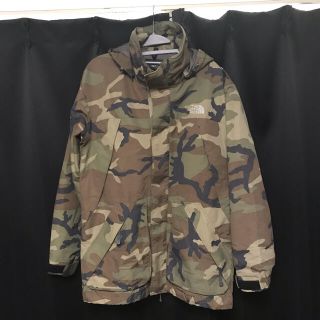 ザノースフェイス(THE NORTH FACE)のTHE NORTH FACE マウンテンパーカー　迷彩(マウンテンパーカー)