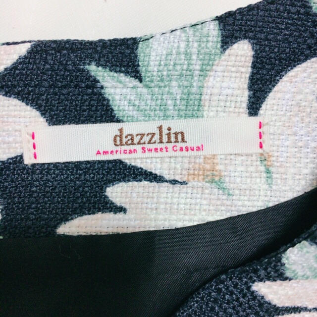 dazzlin(ダズリン)のdazzlin マーガレットVネックワンピース レディースのワンピース(ミニワンピース)の商品写真